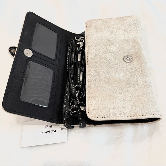 HW Collection RARE Western Wallet/Crossbody Trifold With Cowgirl Buckle NWT - Picture 6 of 10